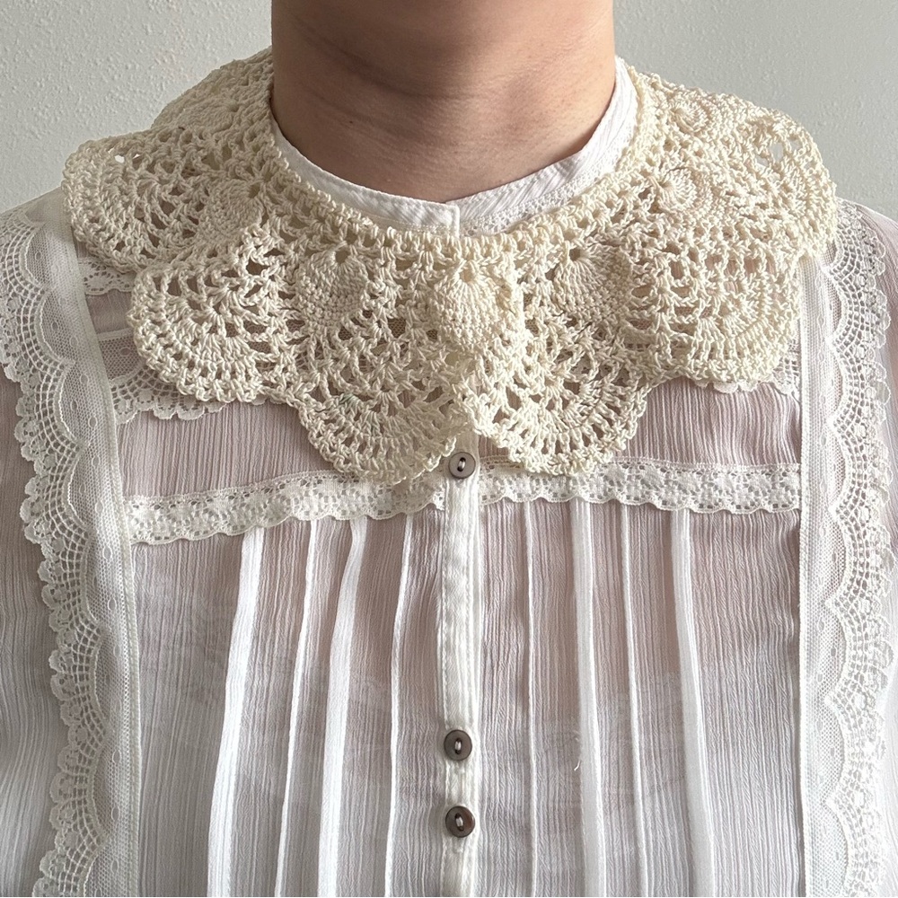 Vintage Handmade Ivory Crochet Lace Detachable Victorian Peter Pan Doily Collar